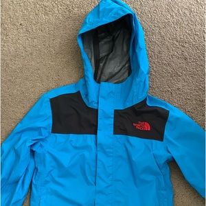 Boys North Face windbreaker.